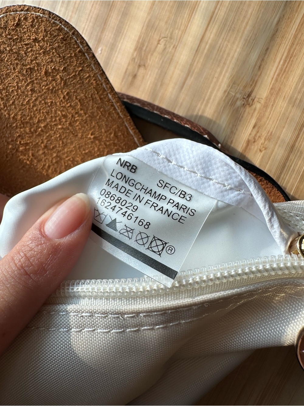 Longchamp original pouch mini bag
Beige cream color - Picture 8 of 10